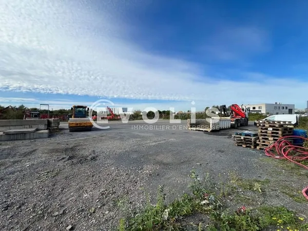 Terrain - A LOUER - 4 000 m² non divisibles