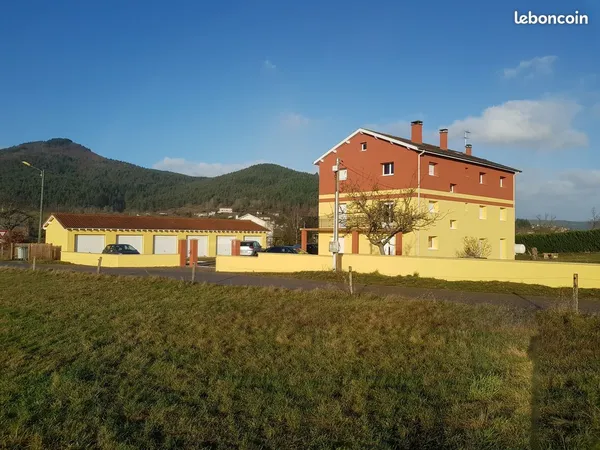 BEAUZAC - T3 lumineux traversant 75 m², 2e étage, immeuble rénové, isolé par l'extérieur. Cuisine éq