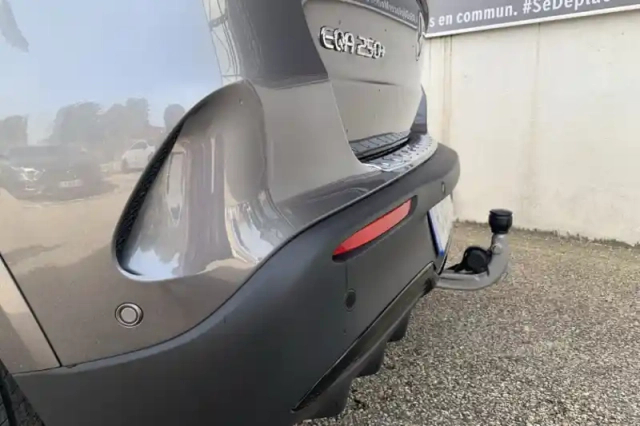 Mercedes Eqa 250+ — photo 49