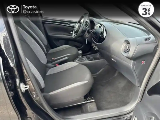Toyota Aygo x 1.0 vvt-i 72ch dynamic s-cvt my24 — photo 6