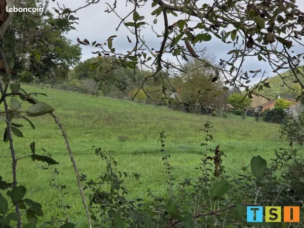 Terrain 1500 m² SAINT MARCET