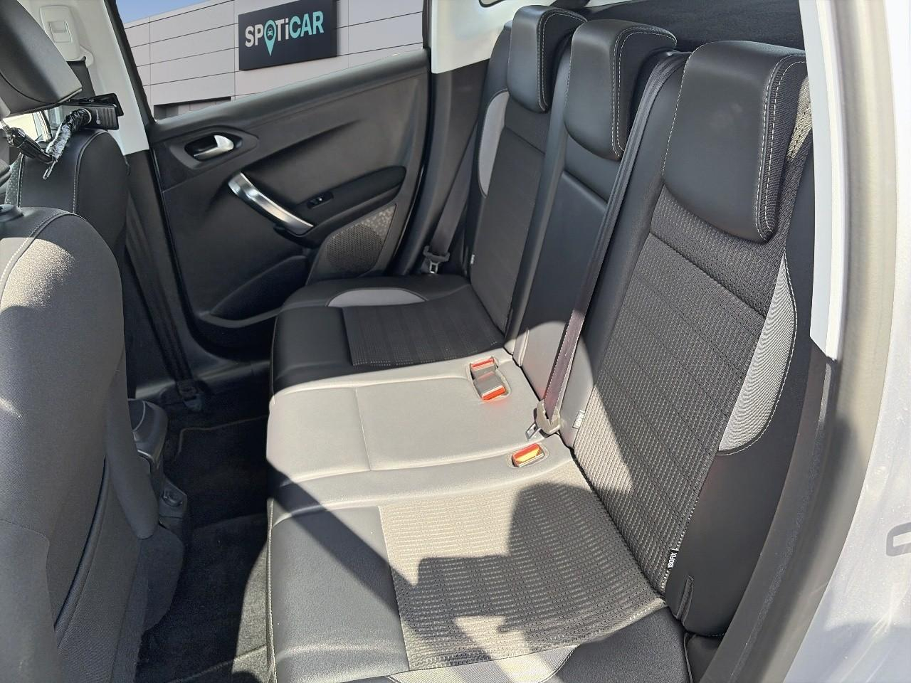 Peugeot 2008 1.2 puretech 110ch allure s&s — photo 10