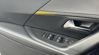 Peugeot 2008 1.2 PureTech 130ch S&S Roadtrip — photo 19