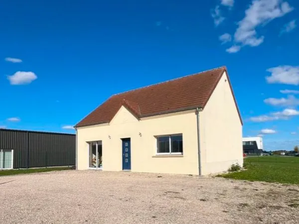 Local commercial de 120 m² à NOGENT LE PHAYE