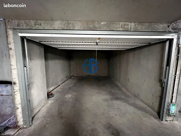 Parking/box 18 m² VILLEURBANNE