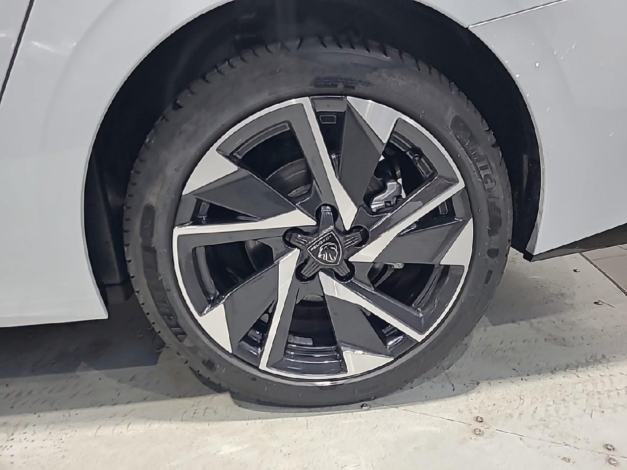 Peugeot 308 sw hybrid 136 e-dcs6 allure — photo 16