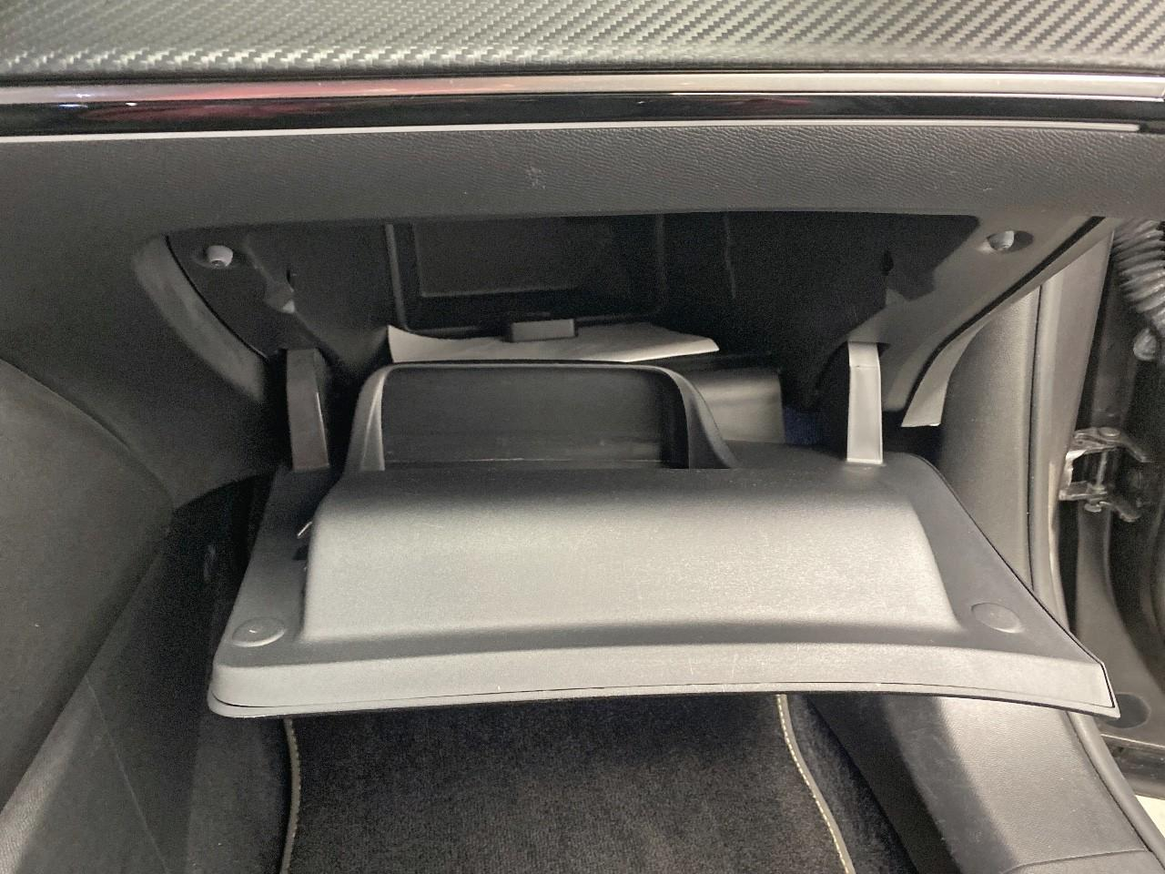 Peugeot 2008 puretech 130 s&s eat8 gt line — photo 28