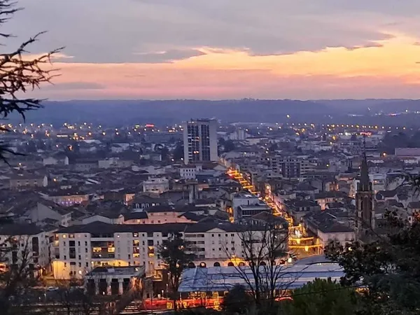 Maison individuelle de plain pied au calme avec vue panoramique à Agen