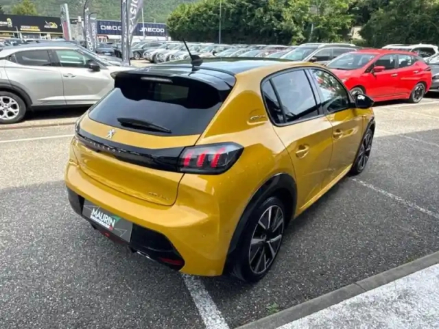 Peugeot 208 1.2 puretech 130ch s&amp;s gt line eat8 7cv — photo 4
