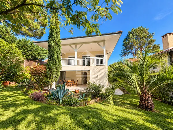Maison 5 pièces 184 m²