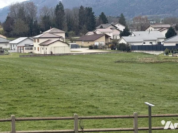 Terrain 1100 m²