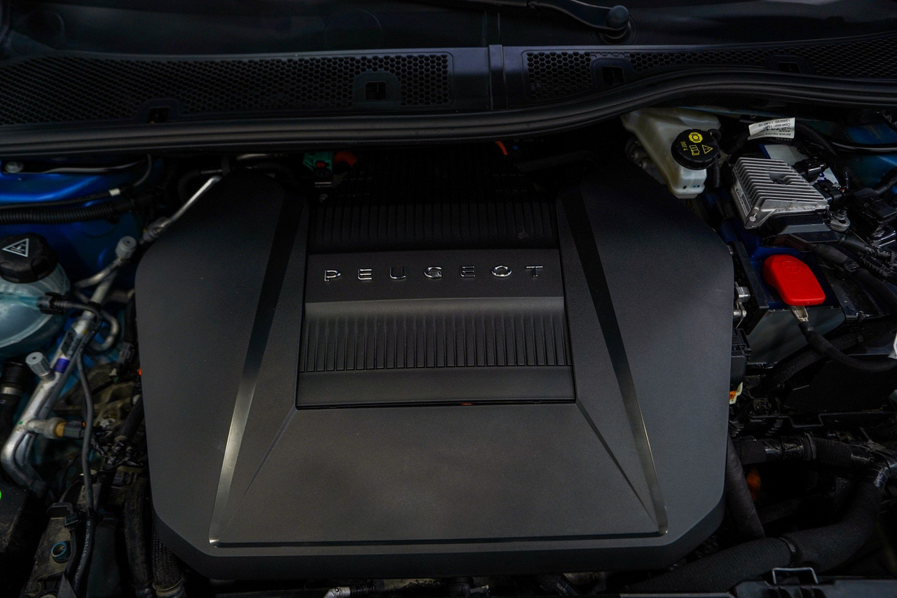 Peugeot 208 — photo 32