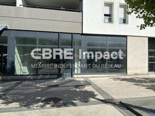 Local commercial 150 m²