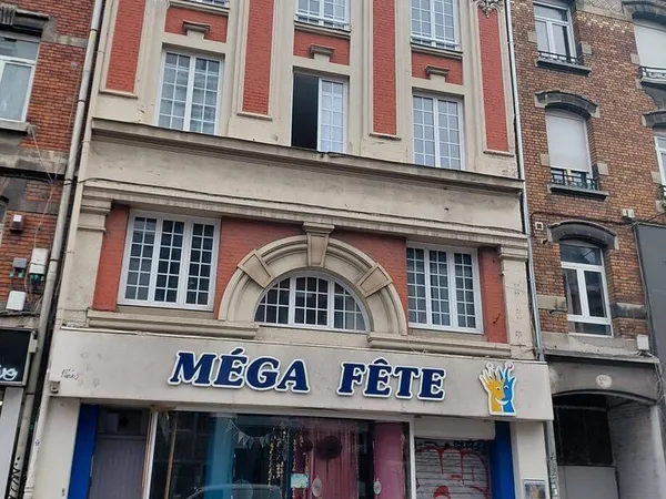 Local commercial 200 m²
