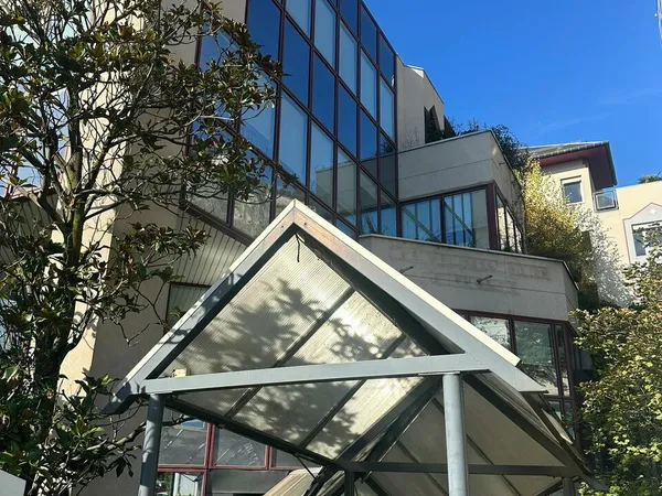 Local professionnel 2260 m²