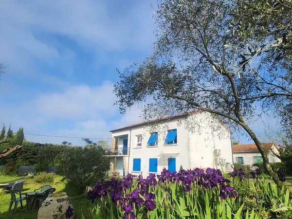 Maison avec grand Jardin