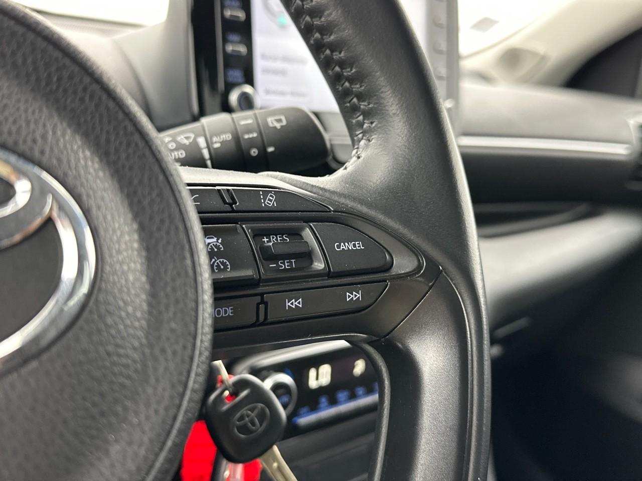 Toyota Yaris hybride 116h design — photo 18