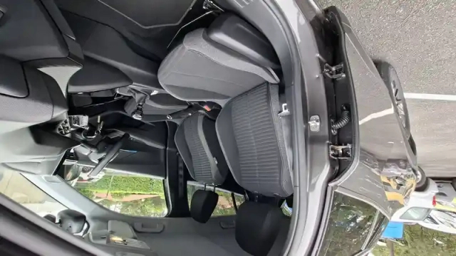 Peugeot 2008 puretech 100 s&amp;s bvm6 — photo 16