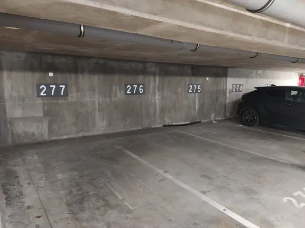 Lot 7 places en sous sol - Chartrons