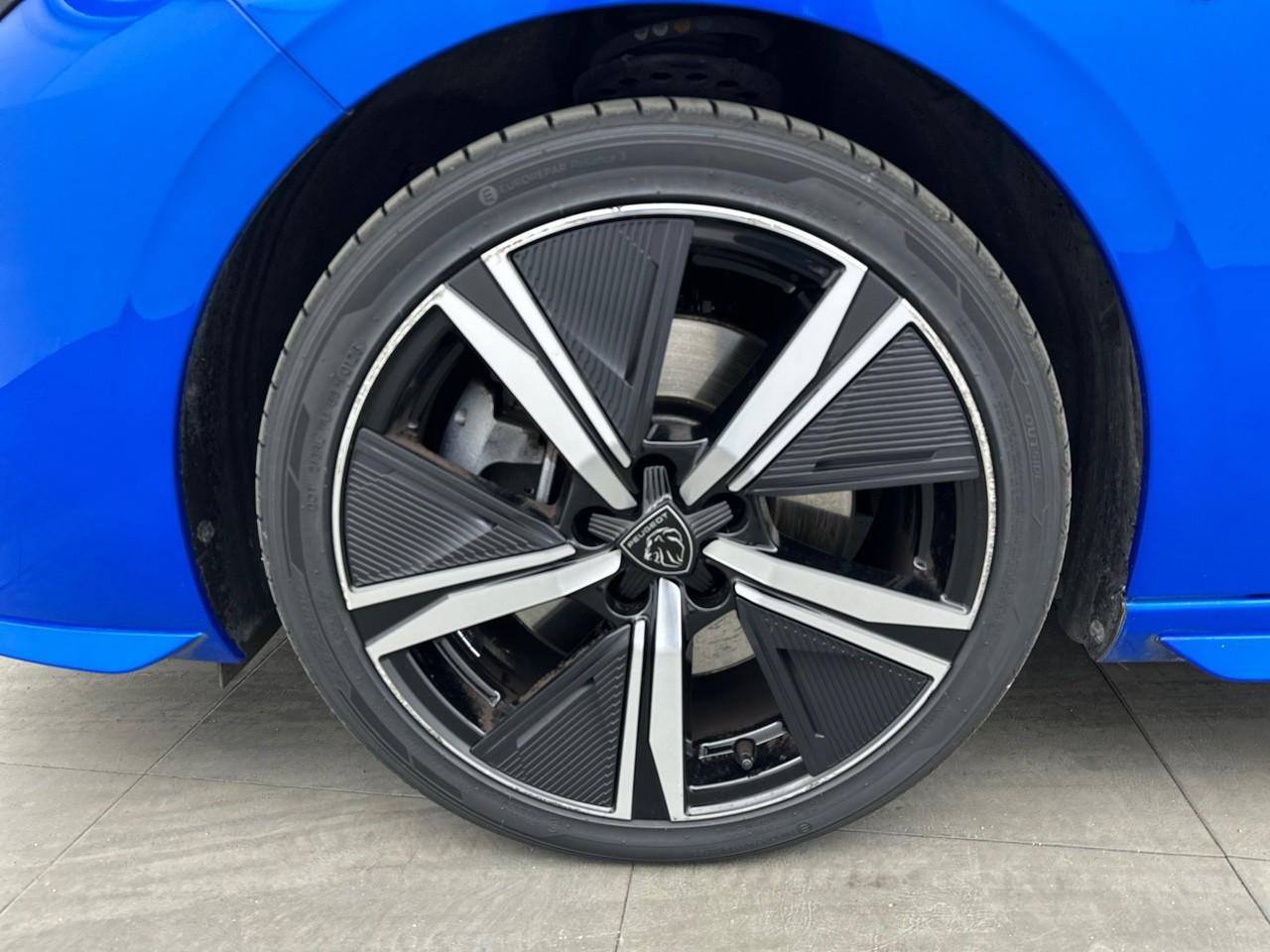 Peugeot 308 phev 180 e-eat8 gt — photo 14