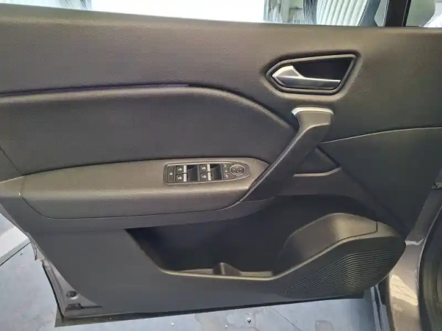Renault Captur e-tech plug-in 160 - 21 — photo 33