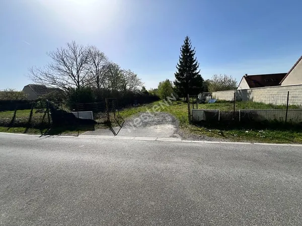 À vendre ? Beau terrain à bâtir de 1000 m² à Pontavert