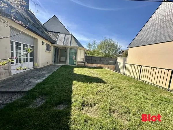 A VENDRE EN EXCLUSIVITE BLOT - RENNES QUARTIER POTERIE - RUE DE VERN - AVEC CHAMBRE AU RDC