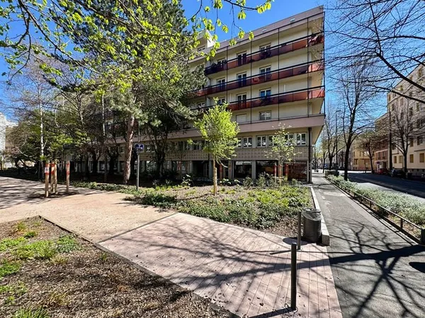 CLERMONT-FERRAND / Appartement à vendre quartier Les Salins de 84 M2 avec balcon !
