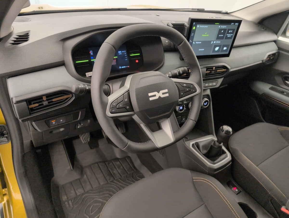 Dacia Sandero — photo 15