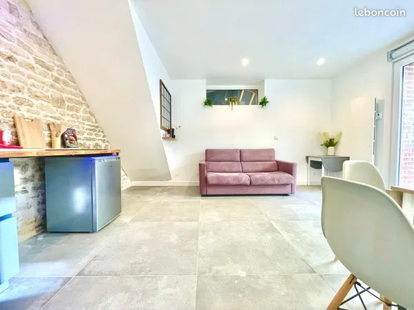 Studio meublé et rénové proche de Caen