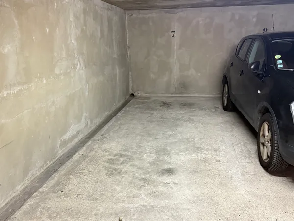 Loue Place de Parking 15m²