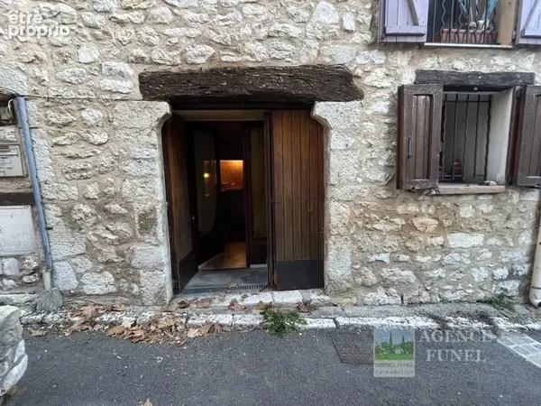St Vallier-de-Thiey - Studio rez-de-chaussée à rénover