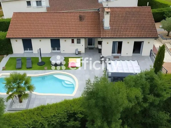 Maison 8 pièces 340 m²