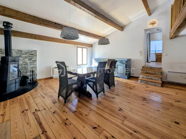 Maison 9 pièces 223 m²