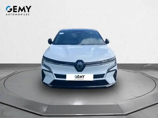 Renault Megane e-tech ev60 220 ch super charge — photo 2