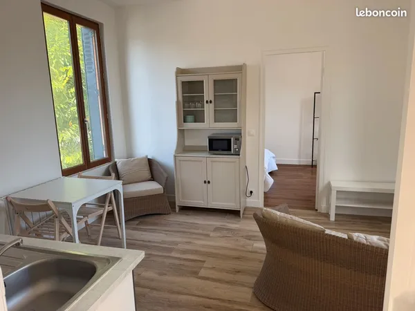 Logement de 2 pièces principales avec entrée indépendante