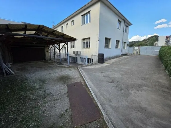 Bureau 354 m²