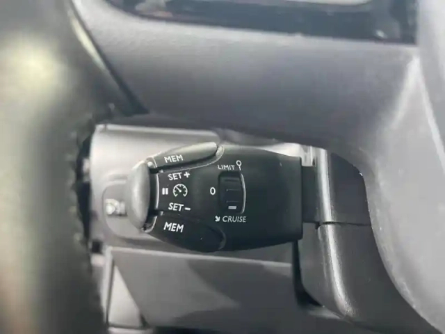 Citroën C3 1.2 puretech 110ch s&amp;s saint james 121g — photo 12