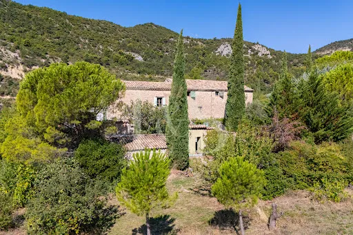 Propriété 16 pièces 490 m²