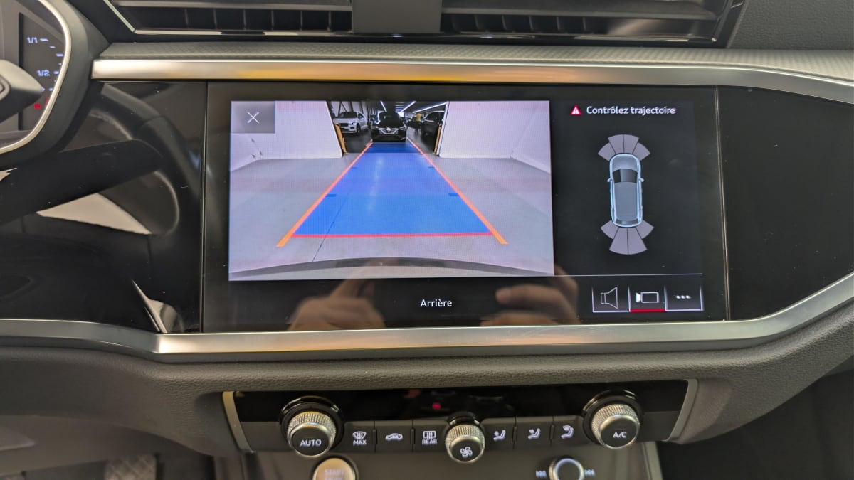 Audi Q3 — photo 18