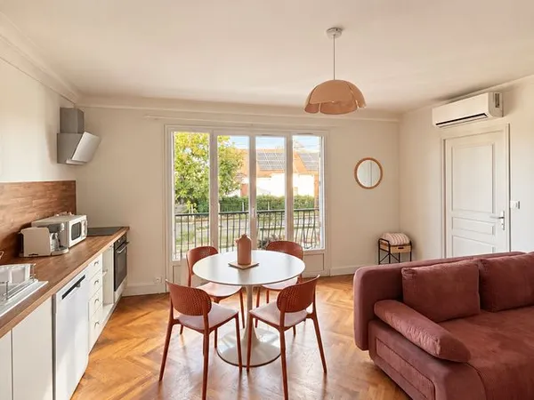 Appartement T2 meublé : neuf, climatisé & parking privé