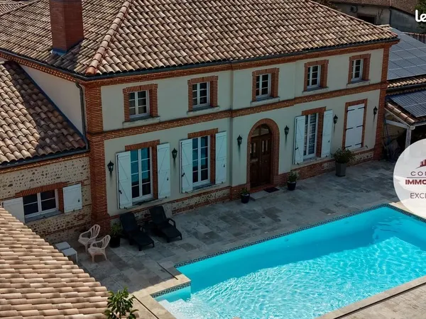 Maison 8 pièces 349 m²