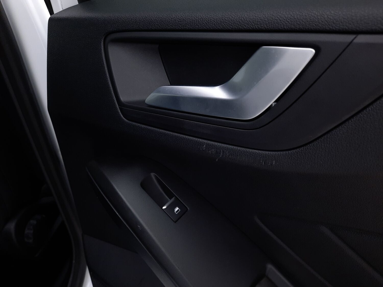 Ford Focus — photo 12