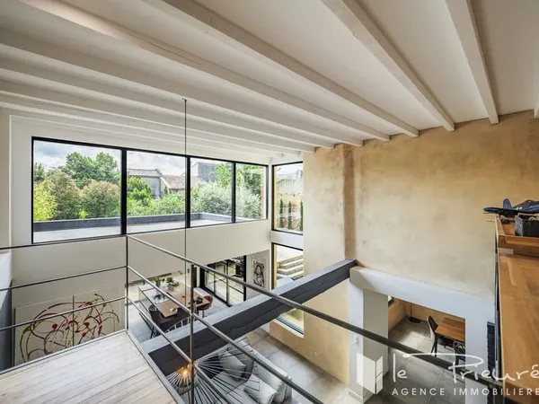 Superbe réhabilitation contemporaine dans un esprit loft aux portes d'Albi avec piscine et grands vo