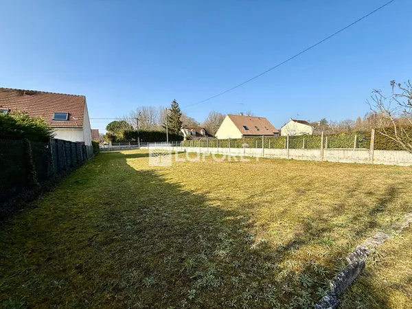 Terrain 648 m²