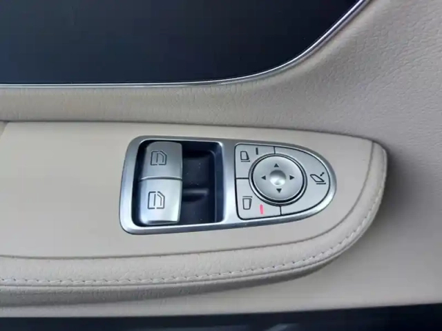 Mercedes Cla v 300 d 4matic avantgarde amg- — photo 11