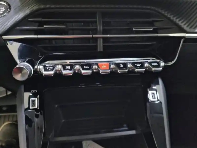 Peugeot 208 electrique 50 kwh 136ch — photo 25