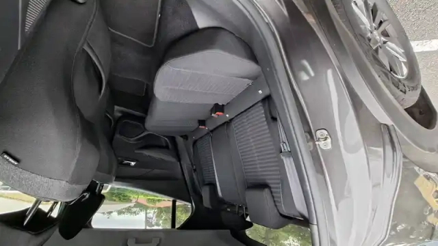 Peugeot 2008 puretech 100 s&amp;s bvm6 — photo 15