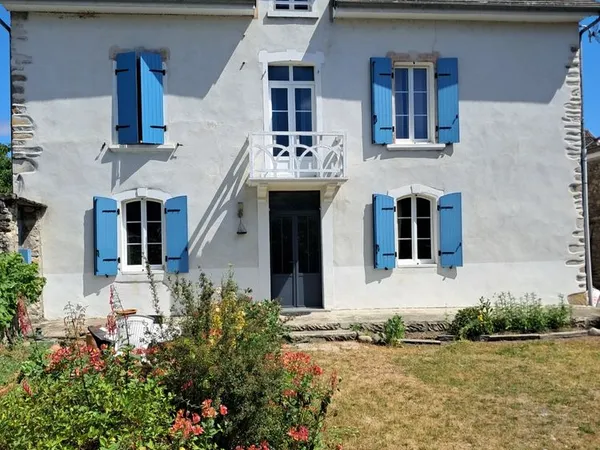 Maison béarnaise avec dépendance