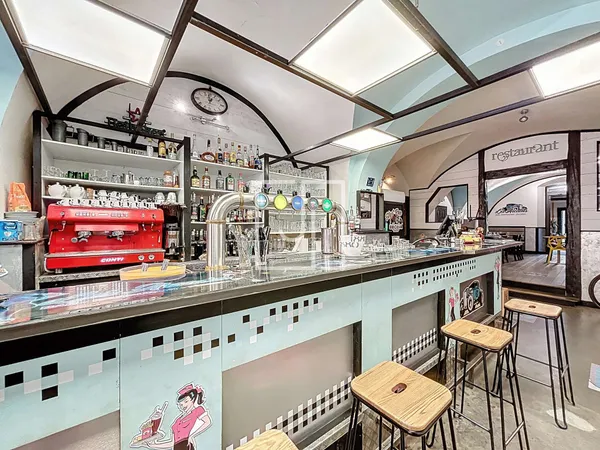 AV restaurant bar pizzeria à Jausiers (04850)
